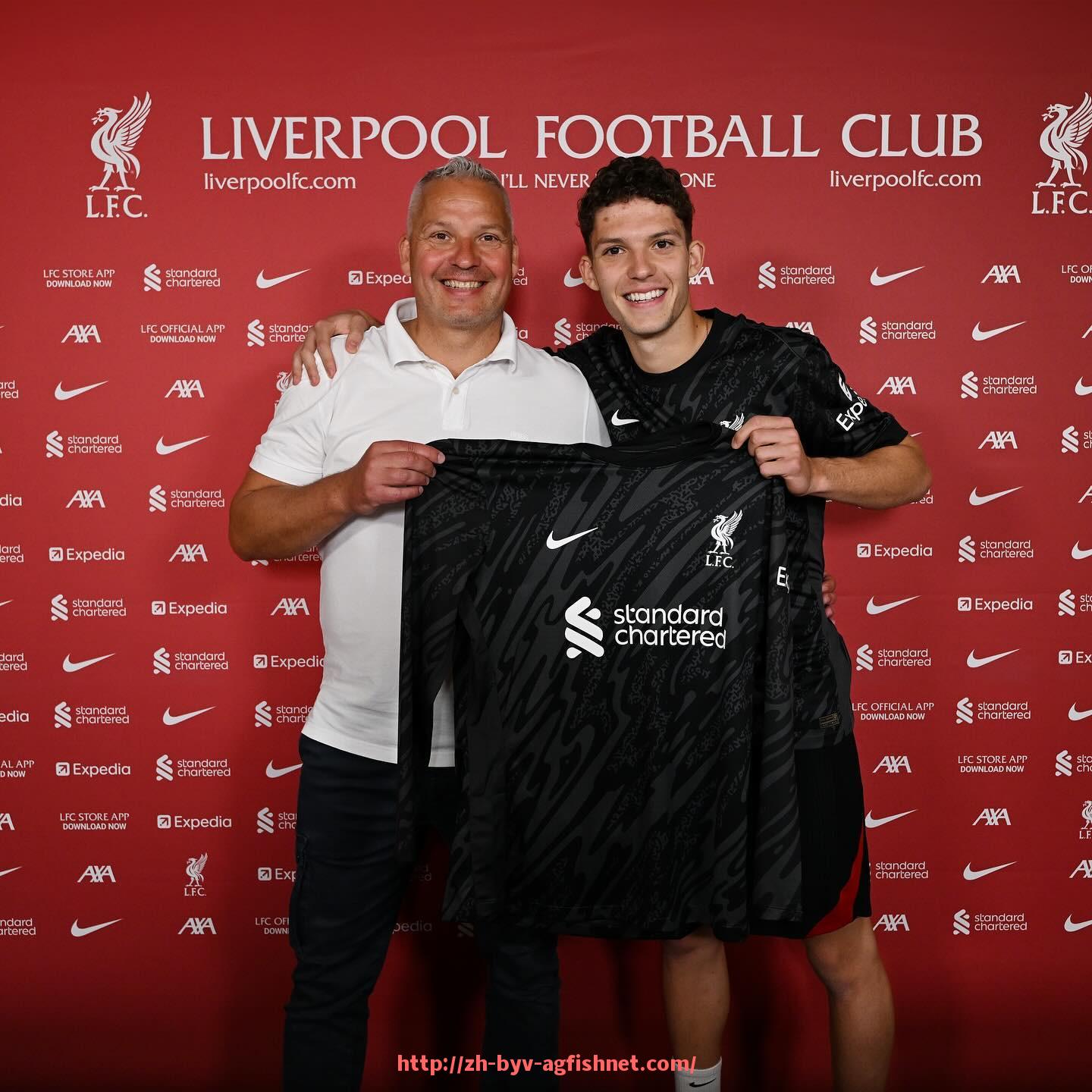 AG捕鱼王官网-CBA球员王哲林踢足球视频真假辨析